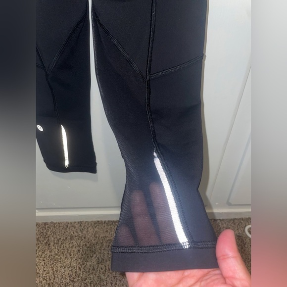 Lululemon hi rise cropped leggings size 2 - Picture 7 of 9